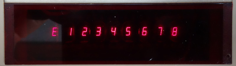 Überlaufsanzeige: Linke Stelle ist mit <display>E</display> ausgezeichnet